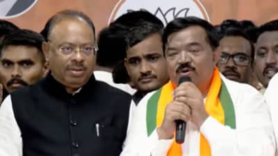 नाशिकचे राजकारण बदलणार, सुधाकर बडगुजर यांचा भाजपमध्ये प्रवेश