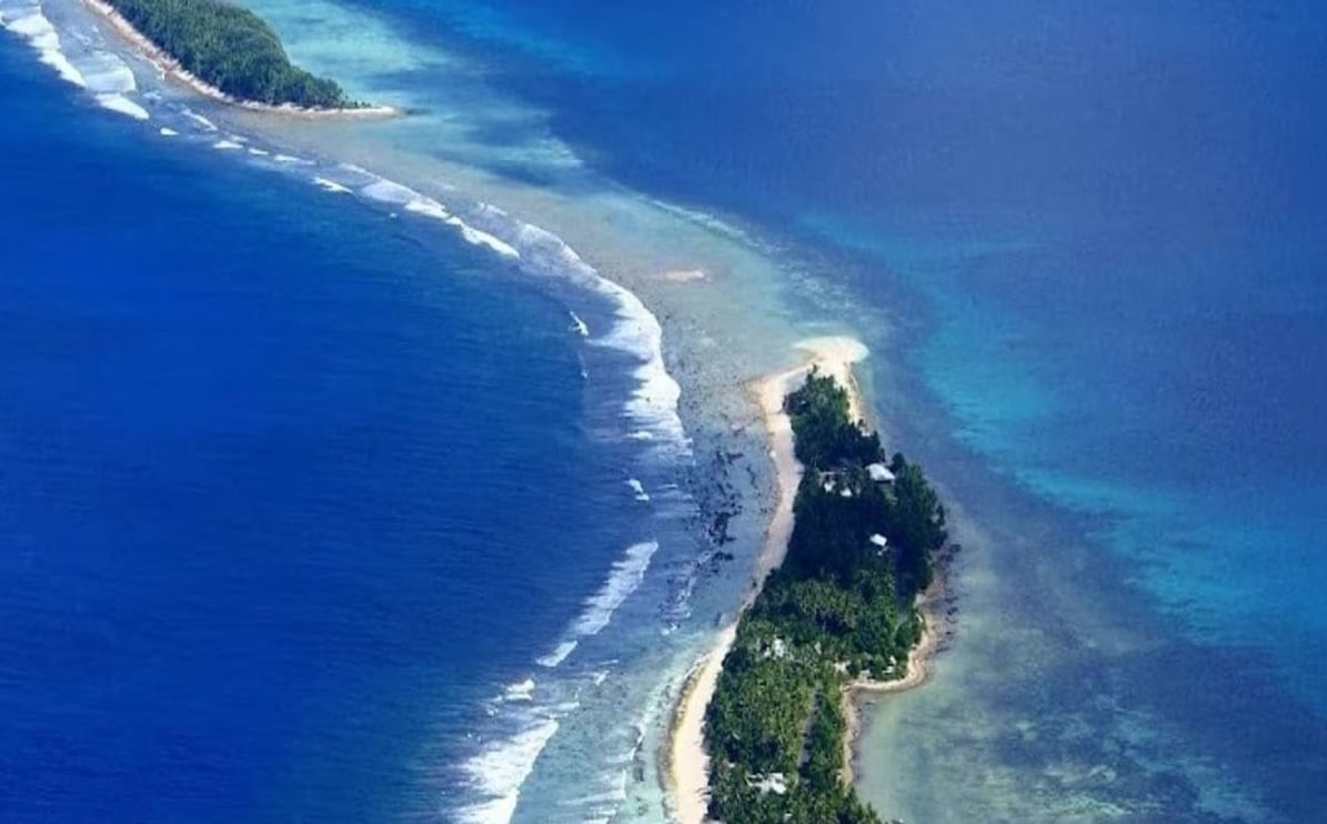  जगातील सर्वात लहान देशांच्या यादीत तिसरे स्थान नाऊरु ( Nauru) या देशाचे आहे. या देशाचे क्षेत्रफळ अवघे २१ चौरस किलोमीटर एवढे आहे. तर लोकसंख्या सुमारे १३,०४९ इतकी आहे. या देशाची कोणतीही अधिकृत राजधानी नाही. 