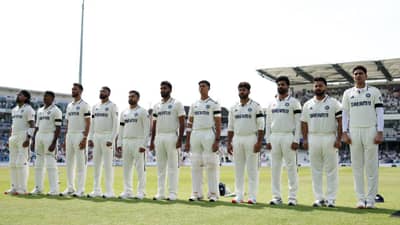 IND vs ENG : पहिल्या कसोटी सामन्यात सर्व खेळाडू हाताला काळी पट्टी बांधून उतरले, कारण की...