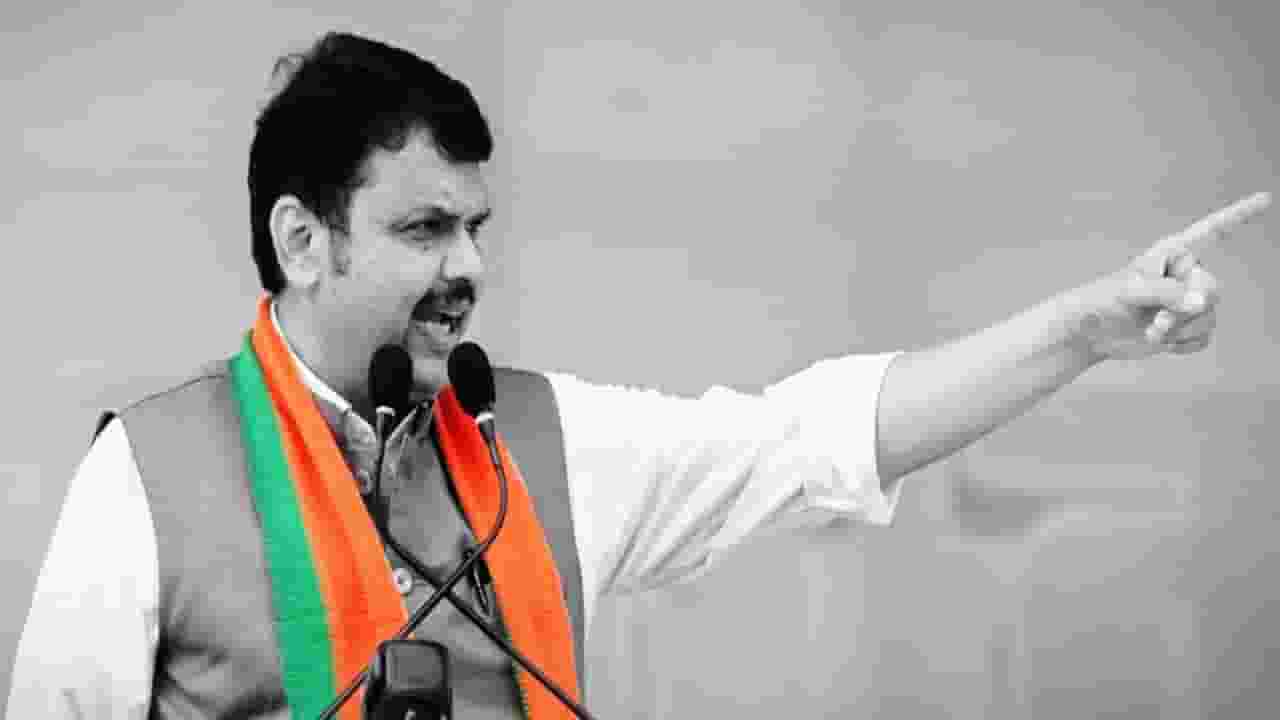 CM Fadnavis : लोकशाहीच्या हत्येचा काळा अध्याय... आणीबाणीला 50 वर्ष पूर्ण, फडणवीसांनी लेखात काय म्हटलंय?