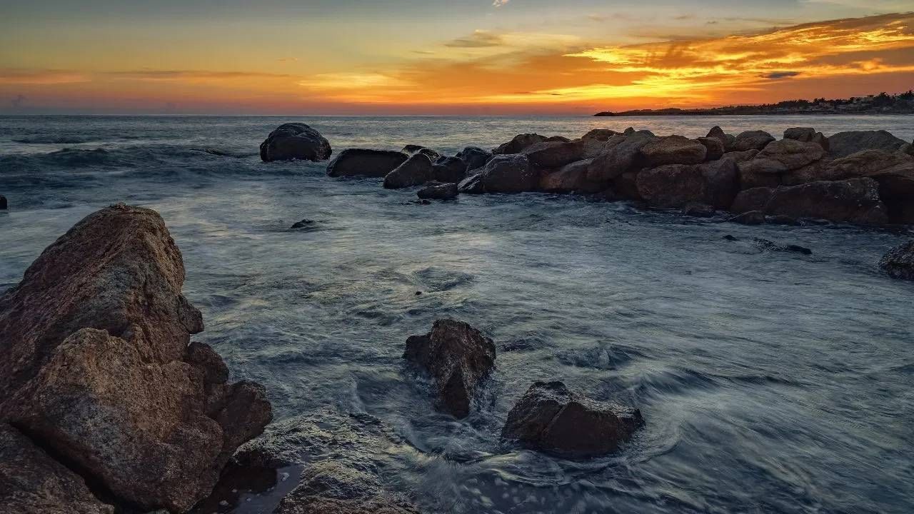 सर्वात सुंदर सूर्यास्त पाहण्यासाठी भारतातील 'या' 5 ठिकाणी द्या भेट