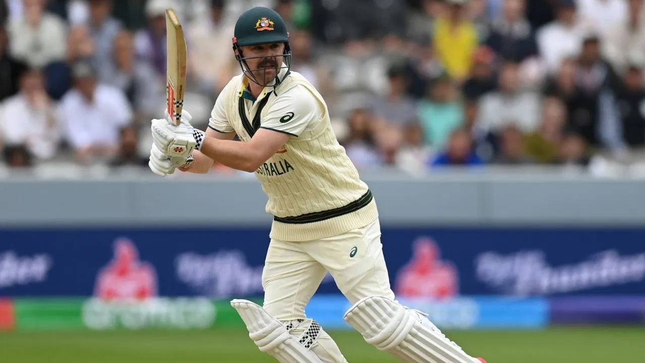 ट्रेव्हिस हेडने दोन अर्धशतकांसह ऑस्ट्रेलियाच्या विजयात मोलाचा वाटा उचलला. या कामगिरीसाठी त्याला सामनावीराचा पुरस्कार देण्यात आला आहे. यासह वर्ल्ड टेस्ट चॅम्पियनशिप स्पर्धेतील ट्रेव्हिस हेडचा हा दहावा सामनावीराचा पुरस्कार आहे. (Photo-Gareth Copley/Getty Images)