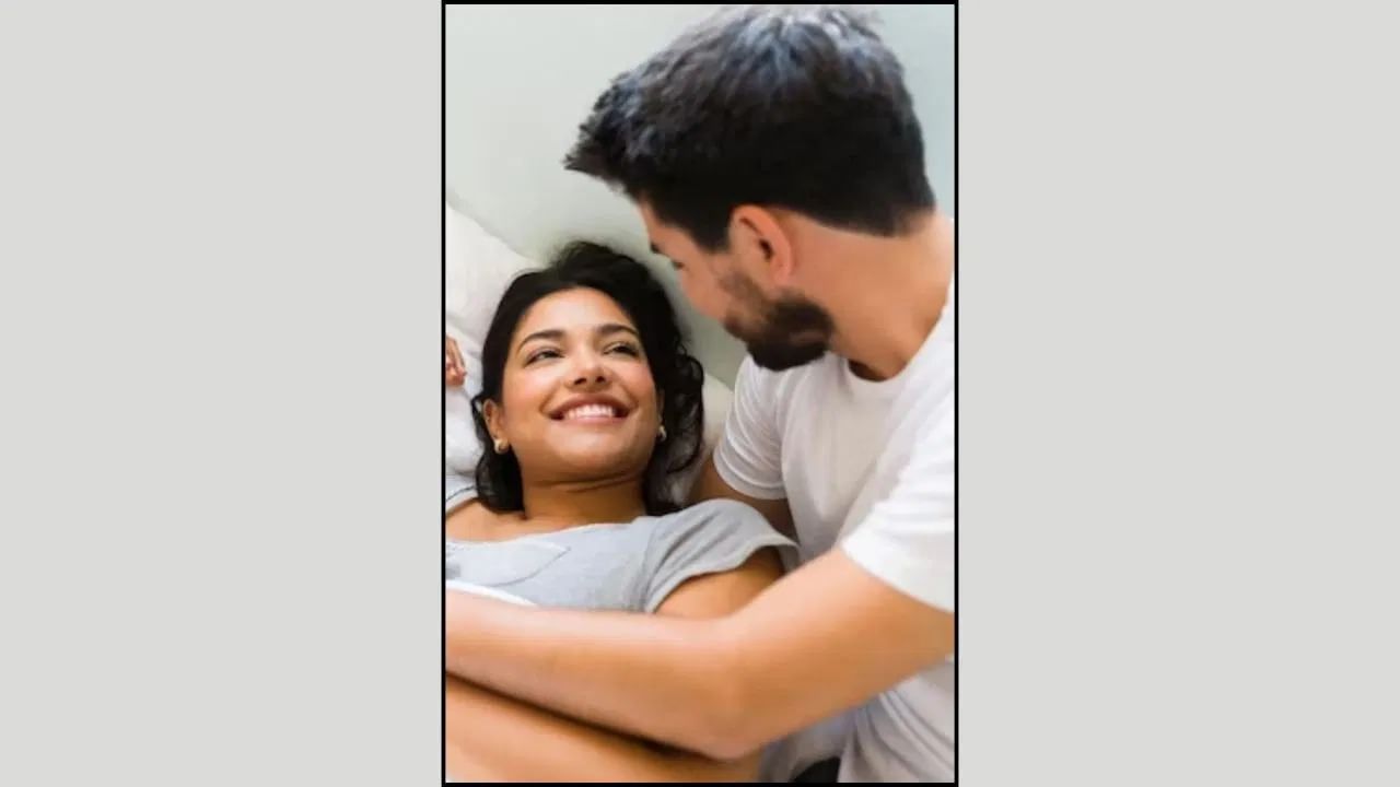 स्त्री तिच्या शरीराच्या कोणत्या भागाला पतीला स्पर्श करू देत नाही? असा प्रश्न विचारण्यात आला होता.