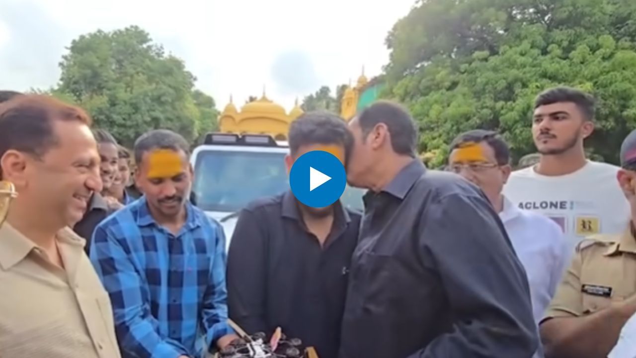 Udayanraje Bhosale: पप्पी-झप्पी झाली, केक भरवला, गिफ्टही दिलं; कार्यकर्त्याच्या मुलाचा वाढदिवस अन् उदयनराजेंचं सेलिब्रेशन