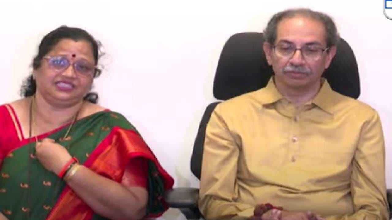 Uddhav Thackeray : मनसेसोबत युतीच्या प्रश्नावर उद्धव ठाकरेंच सूचक वक्तव्य, 'जे महाराष्ट्राच्या मनात ते..' Uddhav Thackeray : मनसेसोबत युतीच्या प्रश्नावर उद्धव ठाकरेंच सूचक वक्तव्य, 'जे महाराष्ट्राच्या मनात ते..'