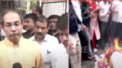 शिवसेना ठाकरे गटाकडून हिंदीच्या जीआरची होळी, जोरदार घोषणाबाजी