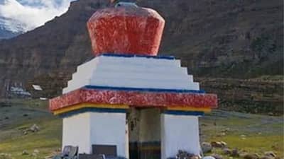 मृत्यूचं द्वार, असा एक दरवाजा जिथे एक रात्र मुक्काम करताच होतो मृत्यू, काय आहे नेमकं रहस्य?