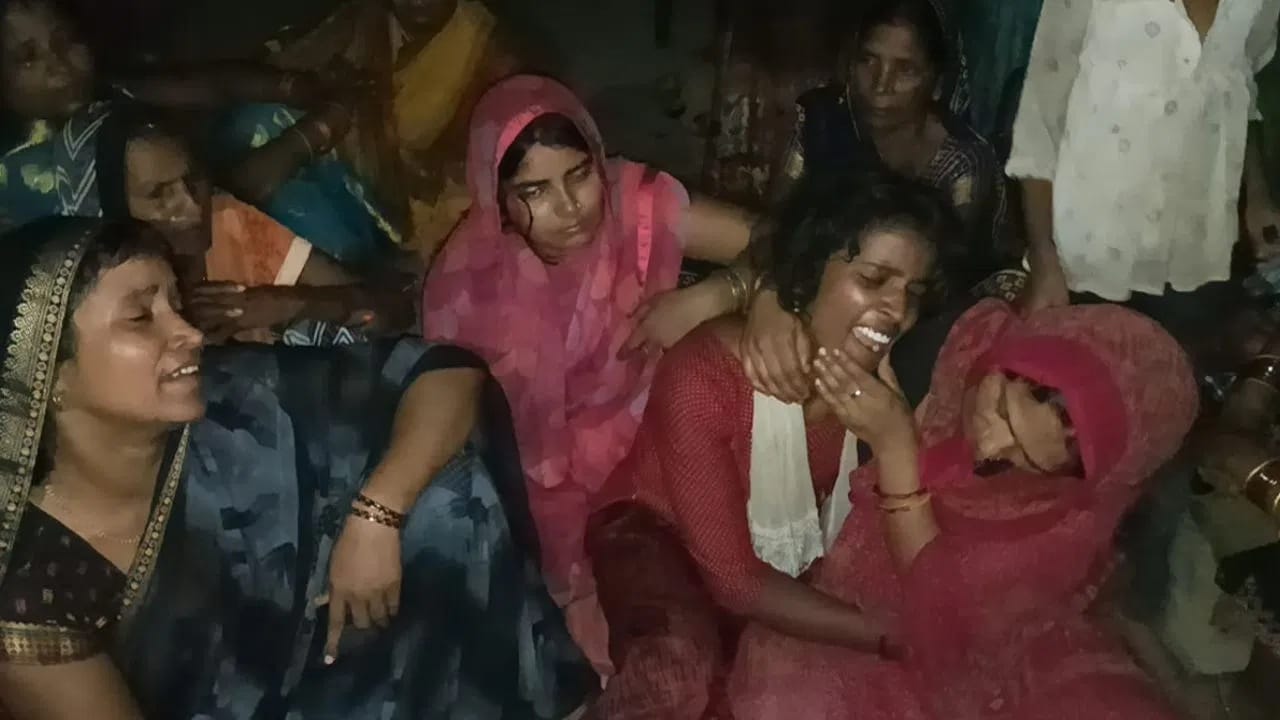 हवेने उडत उडत कागद आला... घरच्यांना वाटलं जादूटोणा करून फेकला... शेजाऱ्याचा जीवच घेतला; कुठे घडलं?