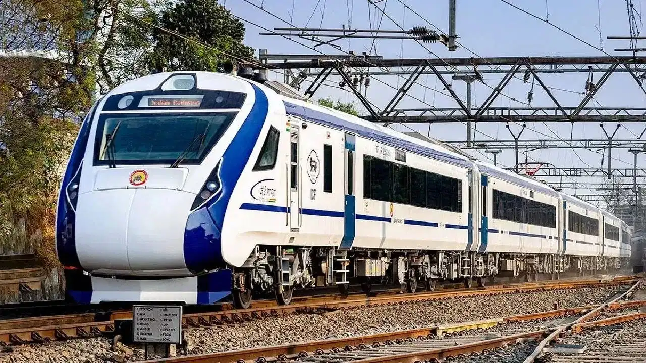Vande Bharat: रेल्वे प्रवाशांसाठी खुशखबर! राज्यातील या शहराला 4 वंदे भारत ट्रेन मिळणार