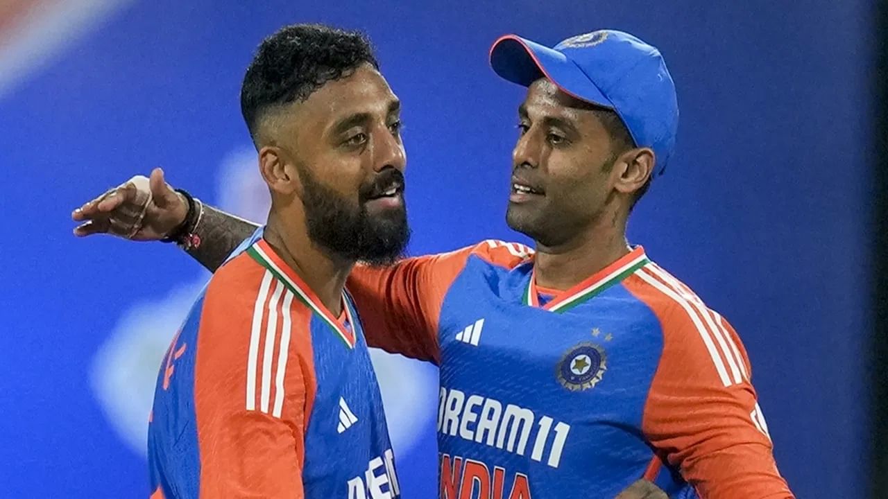 आयसीसीने बदललेल्या नियमानुसार, टी 20I सामन्यात पावसामुळे काही षटकांचा खेळ कमी केल्यास आता ओव्हरऐवजी चेंडूंनुसार पावरप्ले निश्चित केला जाईल. (Photo Credit : PTI)