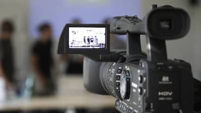 पहिले अश्लील चॅट, मग व्हिडीओच्या माध्यमातून ब्लॅकमिलिंग; पती-पत्नीचा विचित्र कारनामा