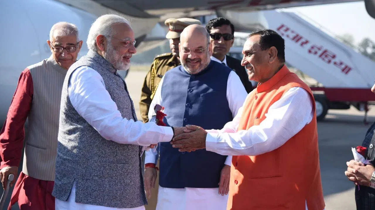 १९ फेब्रुवारी २०१६ रोजी, रूपाणी आर. सी. फड्डू यांच्या जागी प्रदेश भाजप अध्यक्ष झाले. ते फेब्रुवारी २०१६ ते ऑगस्ट २०१६ पर्यंत भाजपचे प्रदेशाध्यक्ष होते.