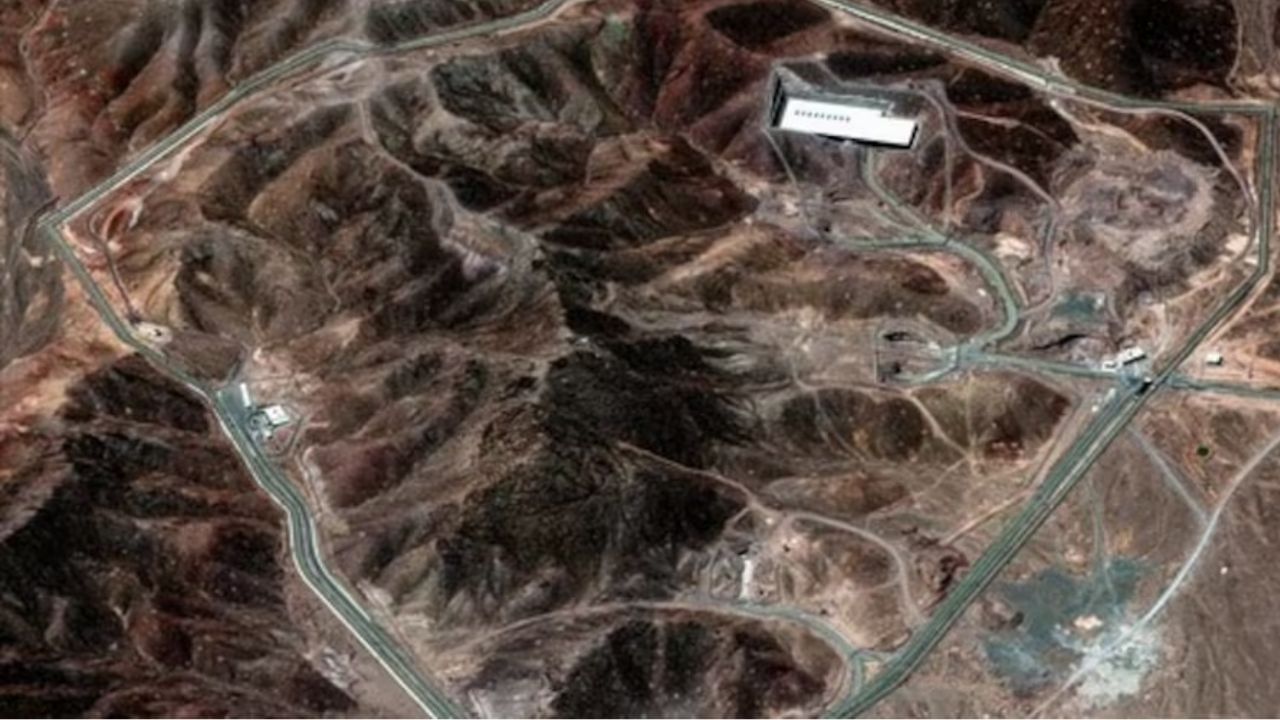 अखेर इराण-इस्रायल युद्धात अमेरिकेची एन्ट्री, इराणच्या 3 अणू प्रकल्पांवर बॉम्ब हल्ले