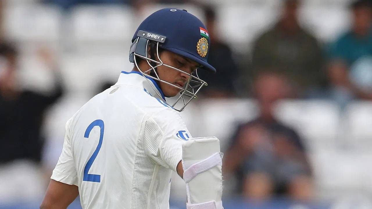 भारत आणि इंग्लंड यांच्यात पाच सामन्यांची कसोटी मालिका 20 जूनपासून सुरु होणार आहे. या कसोटी मालिकेत सर्वांच्या नजरा या यशस्वी जयस्वालकडे असणार आहे. कारण इंग्लंडविरुद्ध यशस्वी जयस्वालने जबरदस्त कामगिरी केली आहे. रोहित शर्माच्या निवृत्तीनंतर यशस्वी जयस्वालची जबाबदारी वाढली आहे. (Photo- Getty Images)