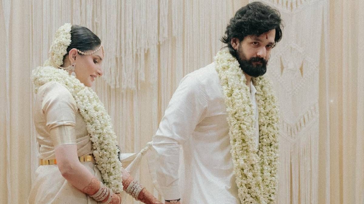 झैनबने अखिल अक्किनेनी, तेलुगू चित्रपटसृष्टीतील सुप्रसिद्ध अक्किनेनी कुटुंबाचा सदस्यशी नुकतेच लग्न केले. हे लग्न अक्किनेनी कुटुंबाच्या लोकप्रियतेमुळे चर्चेचा विषय ठरले. अखिलचे वडील नागार्जुन आणि मोठा भाऊ नागा चैतन्य यांनी सोशल मीडियावर लग्नाचे फोटो शेअर करत झैनबचे अक्किनेनी कुटुंबात हार्दिक स्वागत केले.