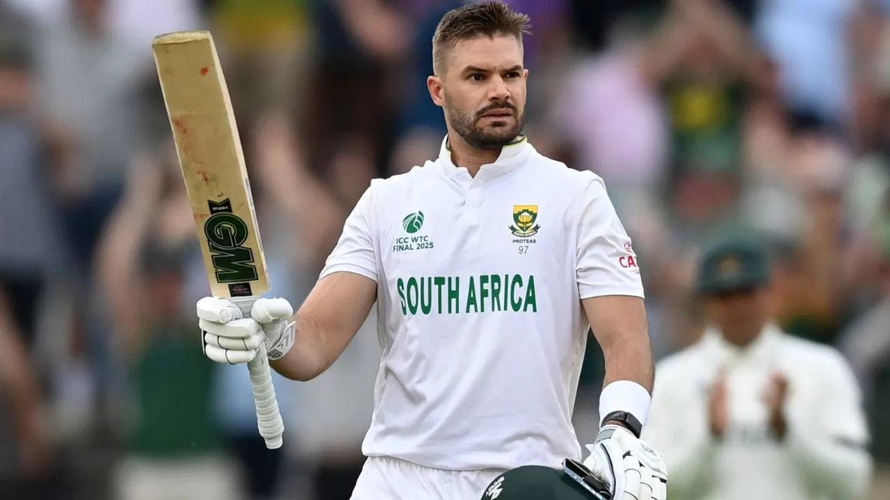 सरळ वाचा की उलटं, या खेळाडूच्या नावात होत नाही काहीच बदल?; जगातील एकमेव खेळाडू... नावाचा अर्थही घ्या समजून सरळ वाचा की उलटं, या खेळाडूच्या नावात होत नाही काहीच बदल?; जगातील एकमेव खेळाडू... नावाचा अर्थही घ्या समजून