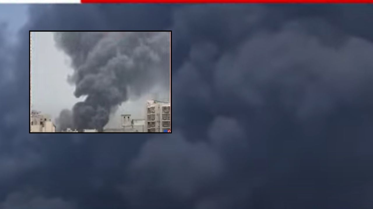 हे विमान नागरीवसाहत असलेल्या भागात कोसळलं त्यामुळे एकच खळबळ उडाली. अपघातानंतर हवेत मोठे धुराचे लोट पसरलेले दिसले. 