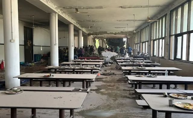 Ai Plane Crash: मेसमध्ये जेवण वाढले जात होते, विमान क्रॅश झाले आणि बीजे मेडिकल कॉलेज किंचाळ्यांनी हादरले Ai Plane Crash: मेसमध्ये जेवण वाढले जात होते, विमान क्रॅश झाले आणि बीजे मेडिकल कॉलेज किंचाळ्यांनी हादरले