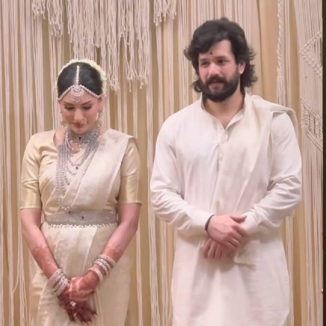 लग्नानंतर या दोघांचा पहिला फोटो समोर आला आहे. हैदराबादमध्ये हा लग्नसोहळा पार पडला असून त्यात दाक्षिणात्य चित्रपटसृष्टीतील अनेक कलाकारसुद्धा उपस्थित होते. चिरंजीवी, रामचरण, प्रशांत नील यांसारखे सेलिब्रिटी या दोघांना आशीर्वाद देण्यासाठी पोहोचले होते. 
