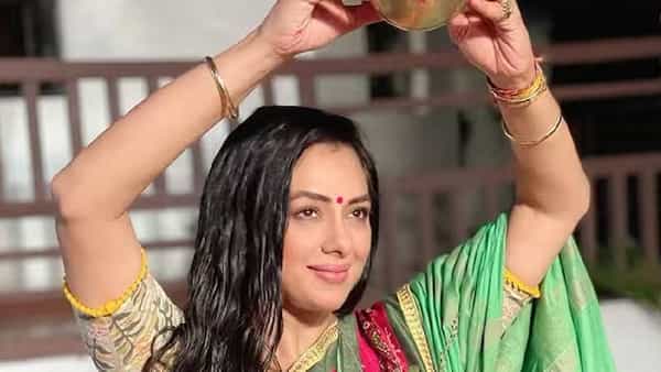 24 व्या आठवड्याची टीआरपीची यादी जाहीर झाली आहे. ही यादी जाहीर झाल्यानंतर मालिकांच्या निर्मात्यांना मोठा धक्काच बसला आहे. कारण यंदा 'अनुपमा' ही लोकप्रिय मालिका पहिल्या स्थानावरून मागे आली आहे. टीआरपीच्या यादीत 'अनुपमा' या मालिकेची पहिल्या नंबरची जागा दुसऱ्या मालिकेनं घेतली आहे.
