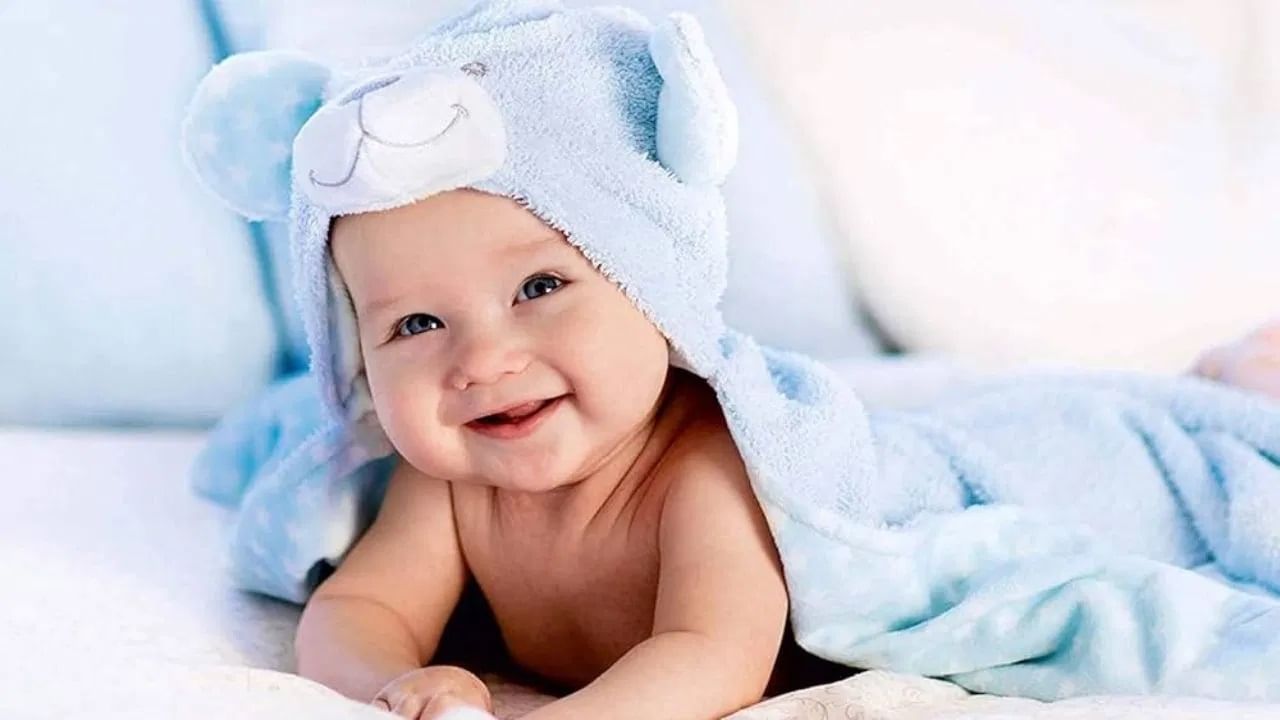 नवीन कपड्यांमध्ये एक थर असतो जो बाळाचा घाम आणि मूत्र लवकर शोषत नाही, तर जुने कापसाचे कपडे हे लवकर करतात.