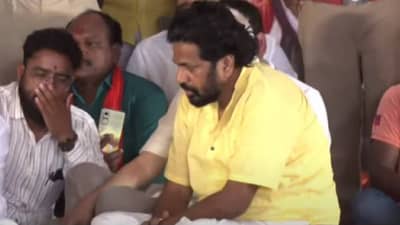 बच्चू कडू यांची प्रकृती खालावली, अर्धा तास कोणालाही भेटण्यास मनाई!