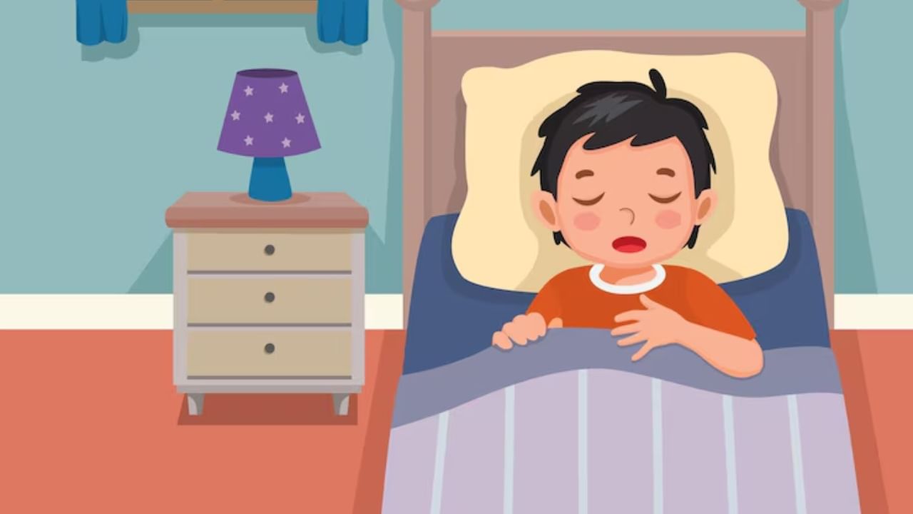 वास्तु तज्ज्ञांच्या मते, झोपताना पैसे आणि पर्स कधीही उशीखाली किंवा पलंगाखाली ठेवू नयेत. असे केल्याने देवी लक्ष्मी नाराज होते. त्यामुळे घरात पैशाचा ओघ कमी होतो.