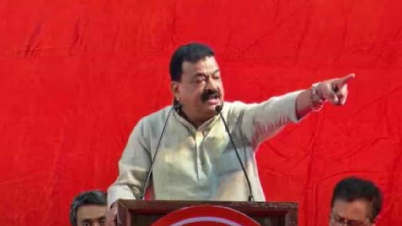 Bhaskar Jadhav : लोक फुटत असताना नेत्यांना पत्ता कसा लागत नाही? भास्कर जाधवांची 'बडव्यां'वर टीका