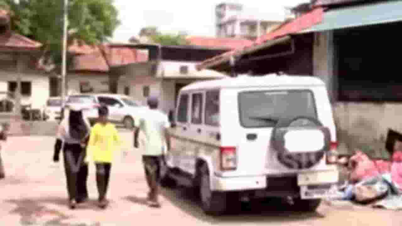 ATS Raid : प्रत्येक घरासमोर तगडा बंदोबस्त, एटीएसच्या 20 ते 25 गाड्या; बोरिवली गावात मोठी कारवाई