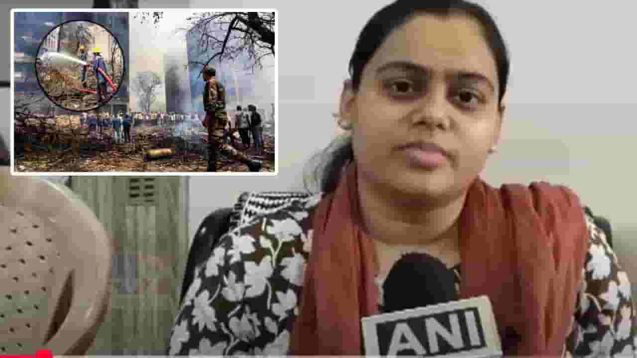 Air India Plane Crash : 'त्या' 10 मिनिटांमुळे आज जिवंत, गुजरातच्या तरूणीनं सांगितलं तिच्यासोबत काय घडलं? Air India Plane Crash : 'त्या' 10 मिनिटांमुळे आज जिवंत, गुजरातच्या तरूणीनं सांगितलं तिच्यासोबत काय घडलं?