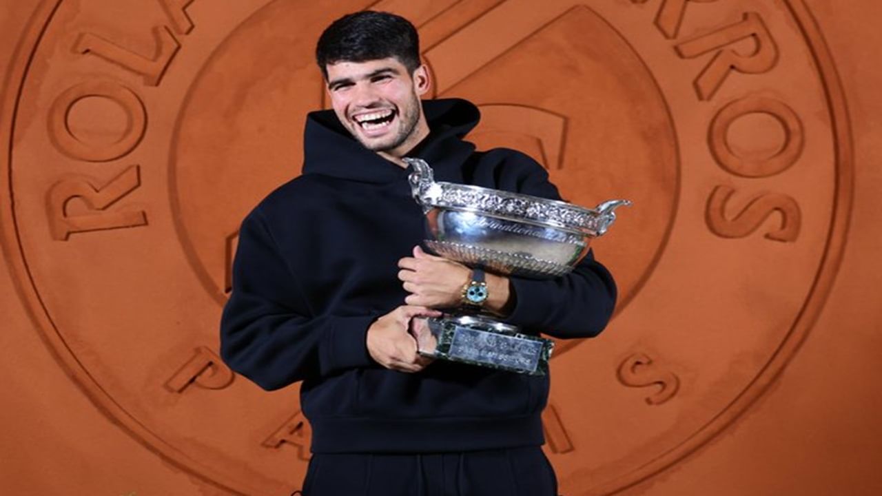 French Open 2025 : कार्लोस अल्काराजने सलग दुसऱ्यांदा पटकावला फ्रेंच ओपनचा किताब, वर्ल्ड नंबर 1 यानिक सिनरवर मात French Open 2025 : कार्लोस अल्काराजने सलग दुसऱ्यांदा पटकावला फ्रेंच ओपनचा किताब, वर्ल्ड नंबर 1 यानिक सिनरवर मात