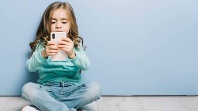 मुलांच्या हातात फोन देण्याआधी करा ‘हे’ काम, लगेच जाणून घ्या