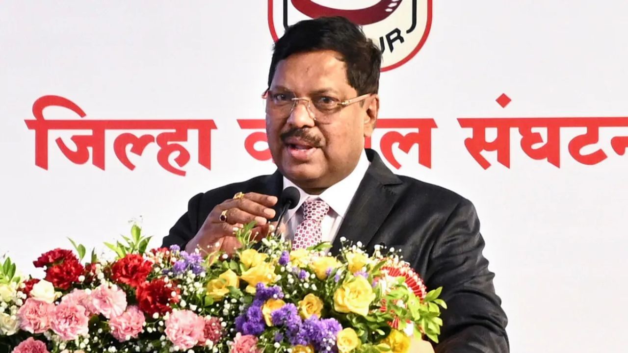 आई-वडिलांच्या आठवणीने सरन्यायाधीश भूषण गवई भावूक..., हेमा मालिनीचा किस्सा सांगत जुन्या आठवणी केल्या ताज्या आई-वडिलांच्या आठवणीने सरन्यायाधीश भूषण गवई भावूक..., हेमा मालिनीचा किस्सा सांगत जुन्या आठवणी केल्या ताज्या