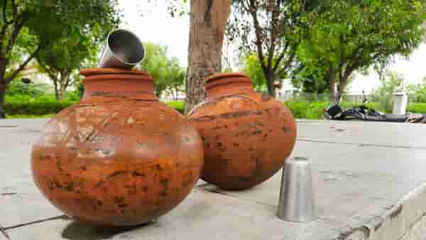 फ्रिजचं पाणी विसरून जाल; माठाच्या पाण्याचे हे आरोग्यदायी 5 फायदे