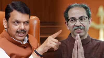 Devendra Fadnavis : … त्यावर ठाकरेंचीच सही; इंग्रजी, हिंदी दुसरी भाषा म्हणून शिफारस, फडणवीसांनी सगळं सांगितलं