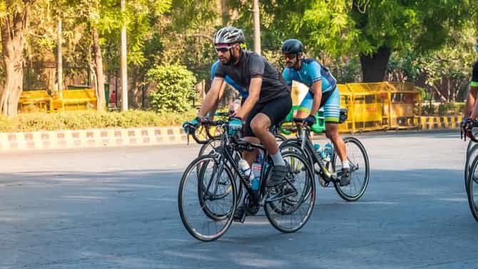 सकाळी की संध्याकाळी... कोणत्या वेळी सायकल चालवणे ठरेल आरोग्यासाठी फायदेशीर