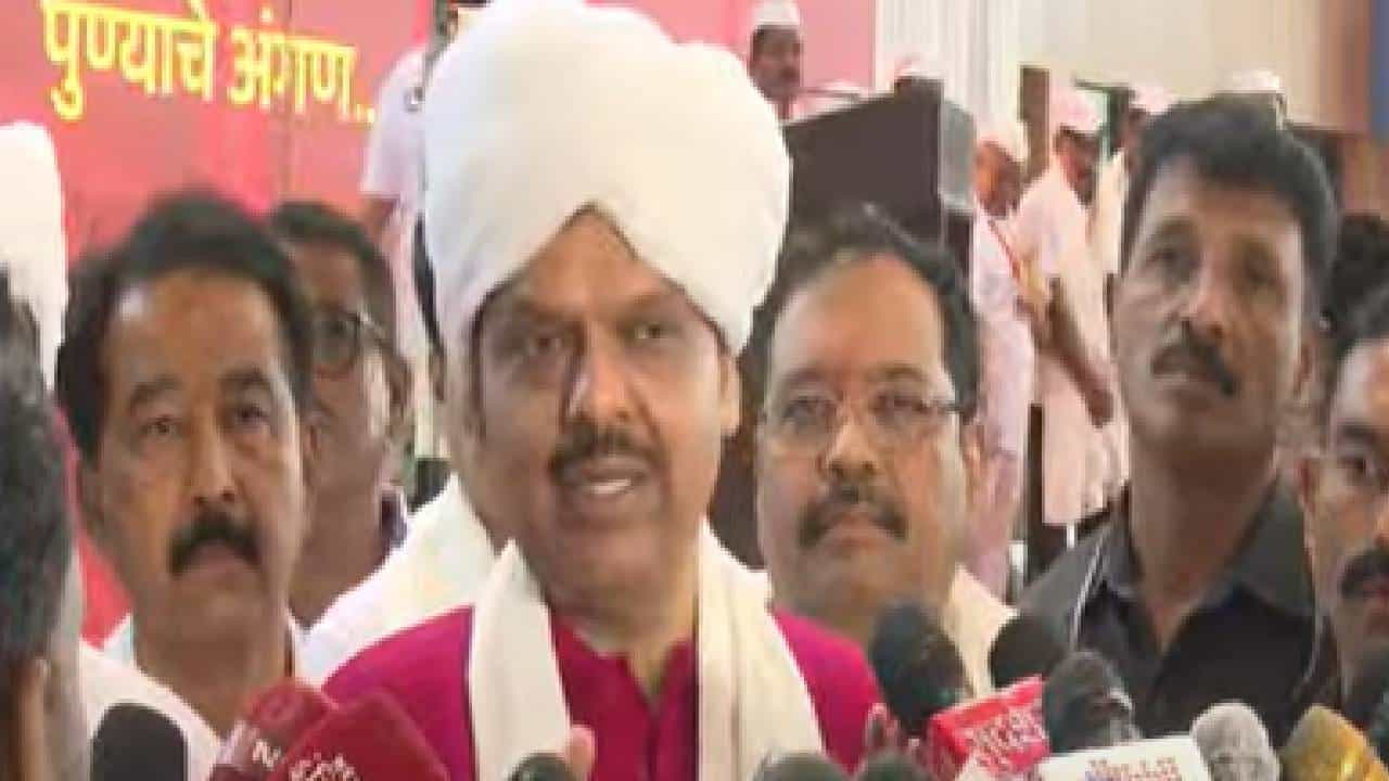 Devendra Fadnavis : आळंदीतील कत्तल खान्याच्या आरक्षणाबद्दल आणि शेतकरी कर्जमाफीबद्दल मुख्यमंत्री काय म्हणाले?