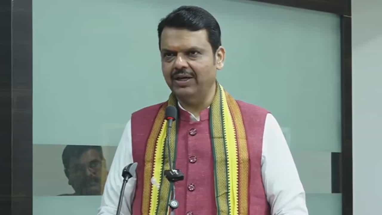 आणीबाणीला 50 वर्ष पूर्ण, देवेंद्र फडणवीसांनी सांगितली कटू आठवण, म्हणाले माझ्या वडिलांना तुरुंगात..