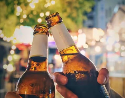 जगभरात सर्वाधिक पिल्या जाणाऱ्या टॉपच्या 20 व्हिस्की ब्रँड्समध्ये 10 पेक्षा अधिक ब्रँड्स हे एकट्या भारतातील आहेत. भारतातील रॉयल चॅलेंजर्स, मॅकडॉवेल्स,  इंम्पिरियल ब्लू, ऑफिसर्स चॉईस यासारख्या ब्रँड्सने भारतीय बाजारपेठ काबीज केलेली आहे. वैश्विक पातळीवरही हे ब्रँड्स चांगलेच प्रसिद्ध आहेत. 