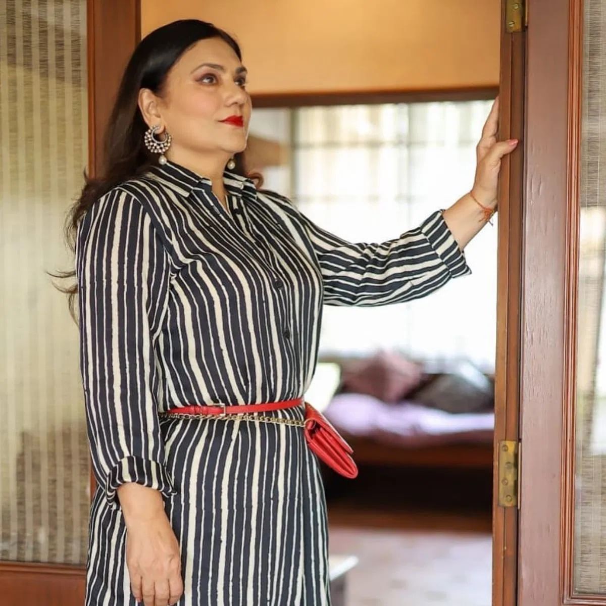 रामायणातील सीता खऱ्या आयुष्यात खूपच स्टायलिश आहे. त्या अनेकदा एकापेक्षा एक फोटो चांगला शेअर करत असतात.