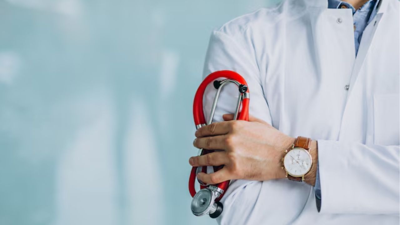 MBBS फक्त दीड लाखात? अशी मिळवा प्रवेशाची संधी MBBS फक्त दीड लाखात? अशी मिळवा प्रवेशाची संधी