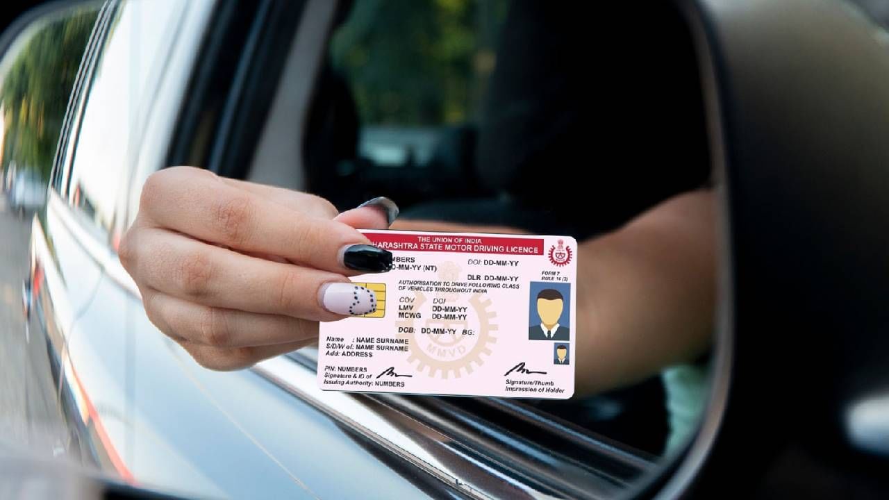 त्यानंतर आवश्यक कागदपत्रे स्कॅन करा आणि अपलोड करा. डुप्लिकेट लायसन्सच्या अर्जासाठी लागणारं शुल्क भरा. शुल्क भरल्यानंतर एक पावती मिळेल. त्यावर अर्ज क्रमांक नमूद असेल. अर्ज केल्यानंतर काही दिवसांनंतर तुमच्या पत्त्यावर डुप्लिकेट लायसन्स पाठवला जाईल. 
