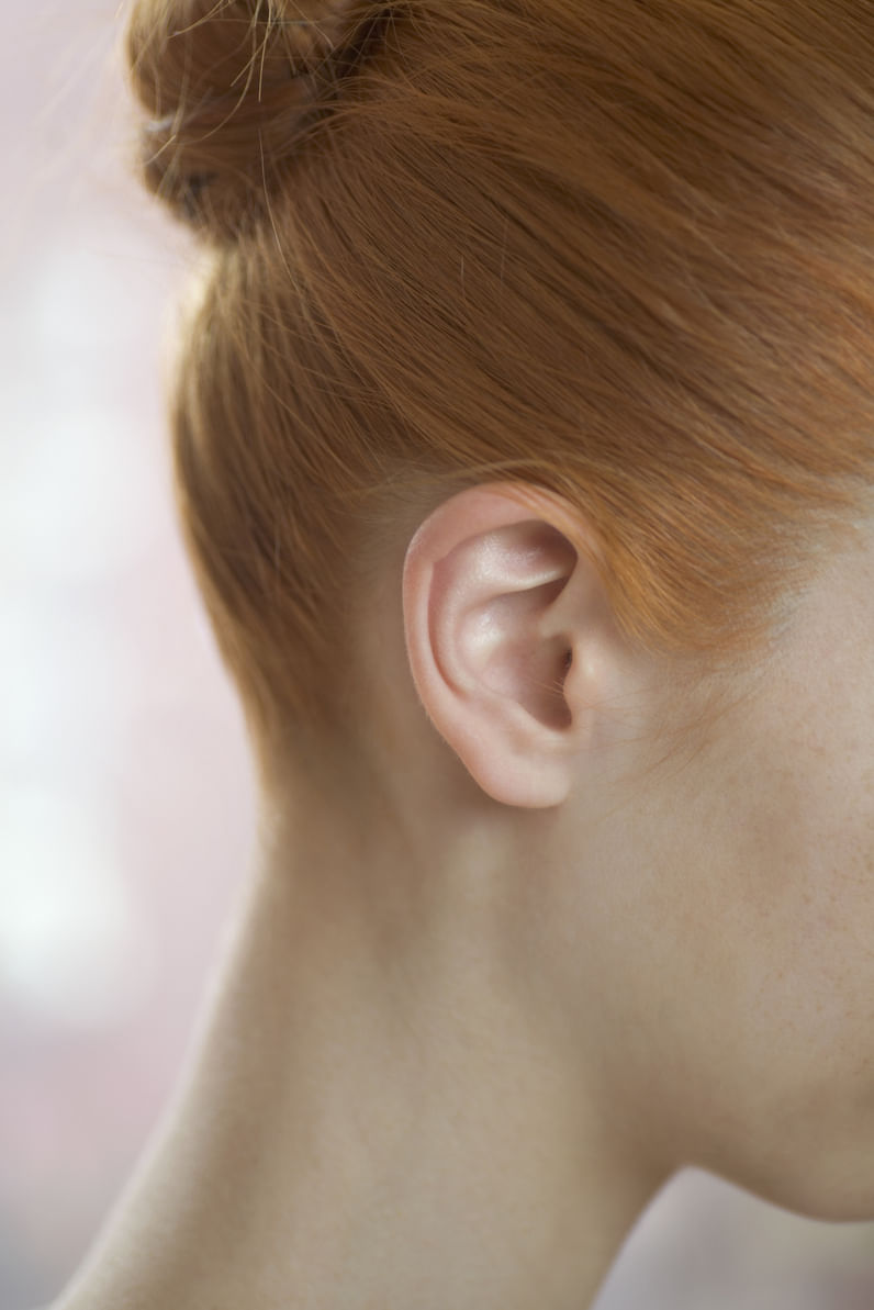 ज्यांचे कान हत्तीच्या कानांसारखे मोठे असतात, ते संपन्न, प्रतिष्ठित आणि दीर्घायुषी असतात. अशा लोकांना समाजात खूप मान-सन्मान मिळतो.