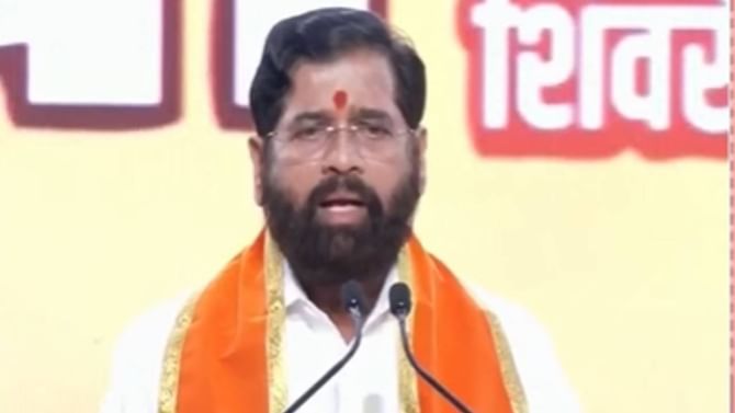 उद्धव ठाकरे सत्तेसाठी अगतिक, लाचार, एकनाथ शिंदेंचा भर सभेत हल्लाबोल! उद्धव ठाकरे सत्तेसाठी अगतिक, लाचार, एकनाथ शिंदेंचा भर सभेत हल्लाबोल!