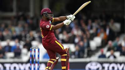 रोहितच्या साथीदाराची तुफानी बॅटिंग, बॉलरचा अक्षरश: पालापाचोळा, धू धू धुतलं, 15 वेळा चेंडू मारला बाहेर