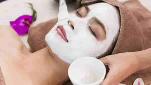 जास्वंदाच्या फुलांपासून बनवलेले हे 5 फेस पॅक चेहऱ्यावरील काळे डाग व मुरुमांची समस्या करतील कमी
