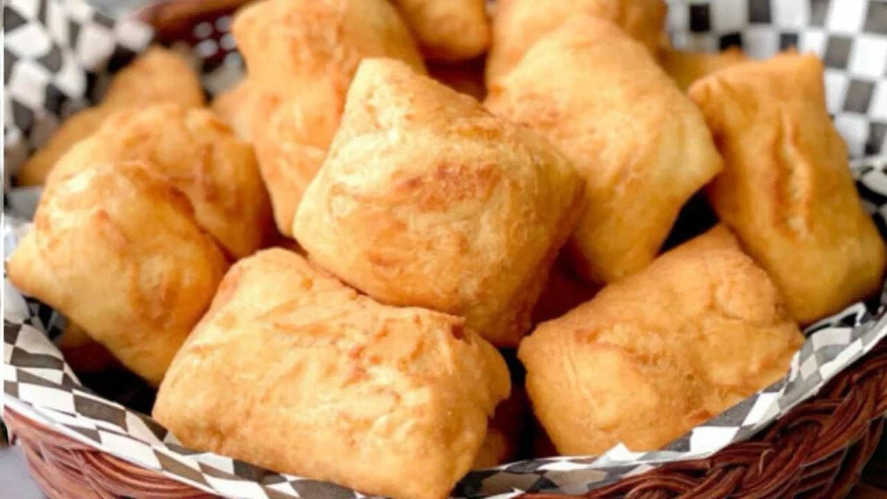 अन्न कुरकुरीत बनवण्यासाठी आणि तोंडात चव वाढवण्यासाठी ते तळले जाते. पण जर ते फ्रिजमध्ये ठेवले तर त्याची कुरकुरीत चव नाहीशी होते.