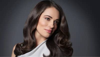 केसांना कंडिशनर आणि सीरम लावताय? तर या दोघांमधील हा फरक जाणून घ्या