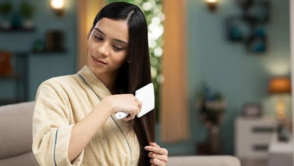 Haircare Tips: चमकदार आणि घनदाट केसांसाठी नेमकं काय काळजी घेतली पाहिजेल? जाणून घ्या.....