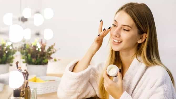 चेहऱ्यासाठी या नैसर्गिक गोष्टी वरदानपेक्षा कमी नाहीत, तज्ञांनी सांगितली वापरण्याची योग्य पद्धत